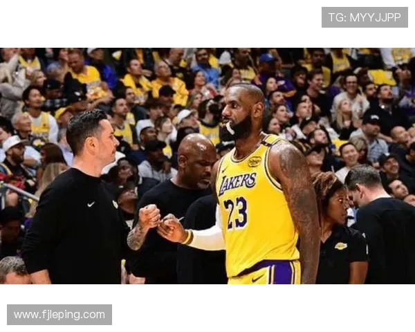 詹姆斯领衔湖人新赛季阵容伤病潮来袭 多队竞争总冠军进入白热化阶段